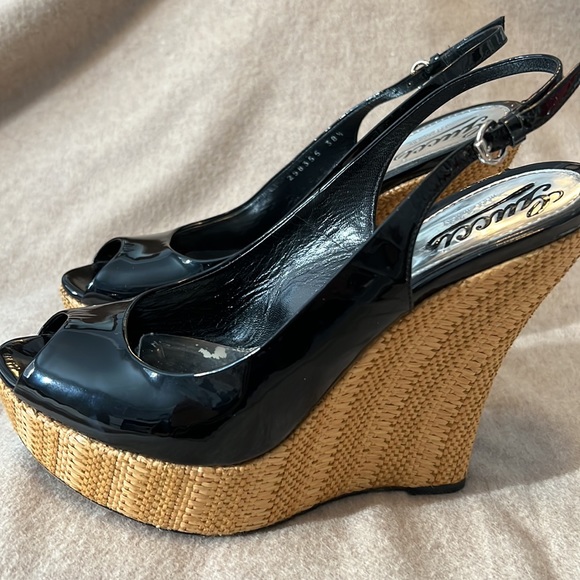 Gucci Sophia Peep-Toe Patent Leather Sling-back Wedge Shoes - Picture 7 of 9